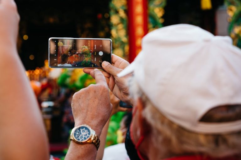 Featured image for How to Watch Instagram Stories Anonymously The Easy Way